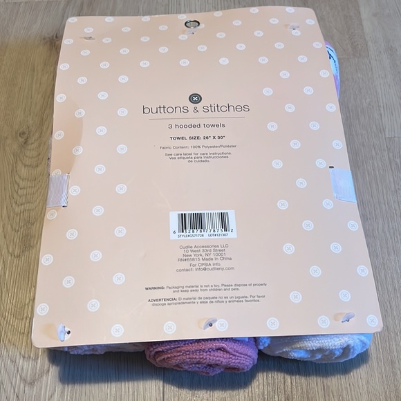 Buttons and Stitches 3 Hooded Towels - Picture 2 of 2